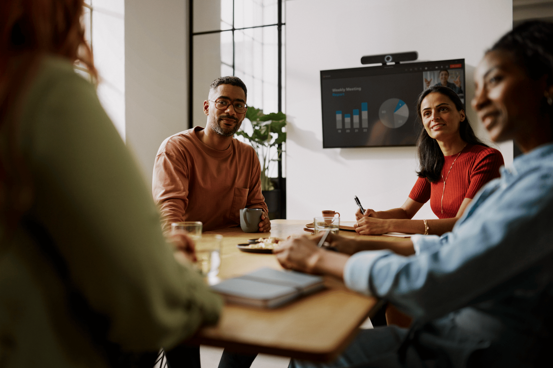 TeamConnect_Bar_Solutions_Product_shot_InUse_13