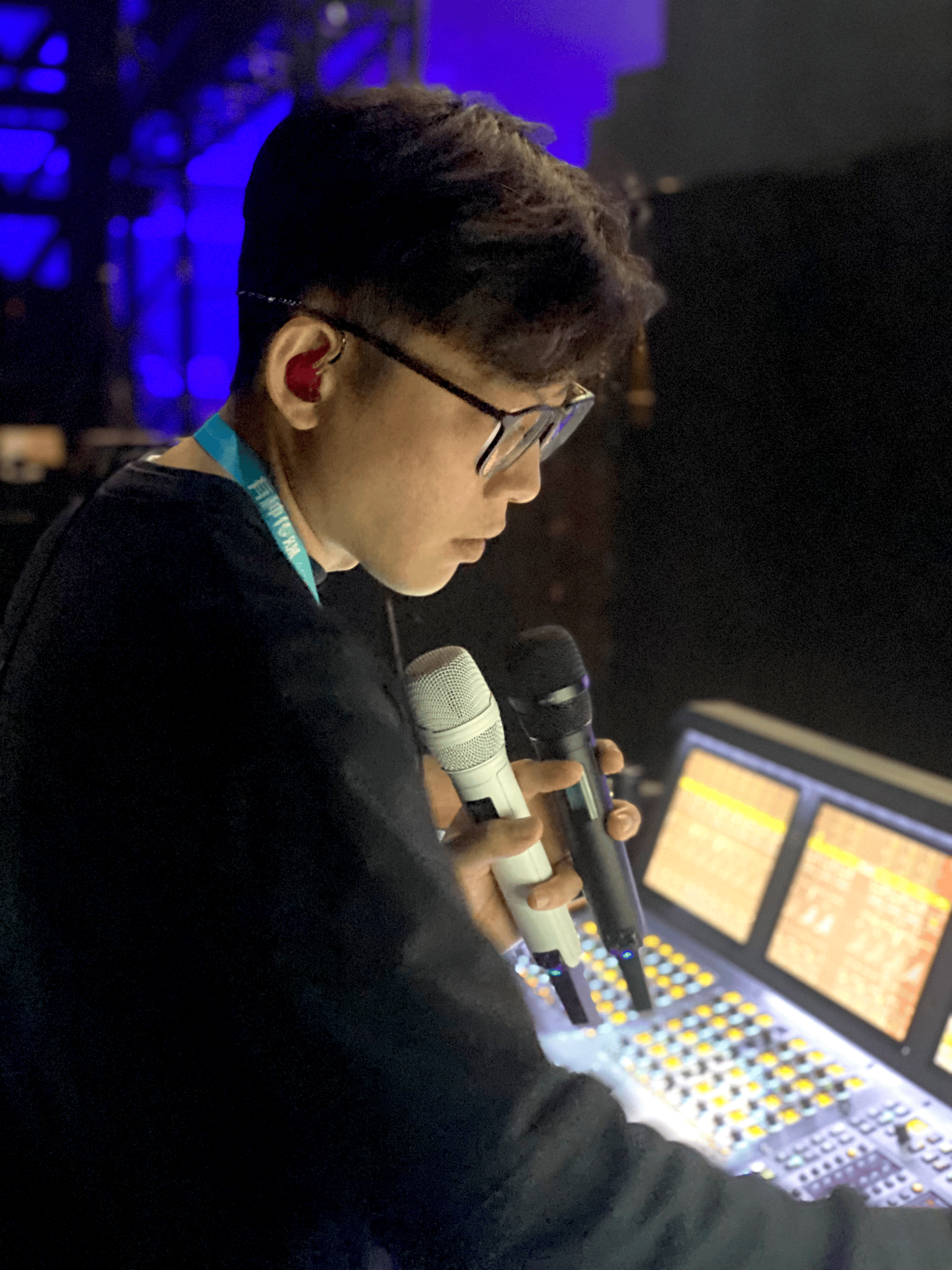 Monitor engineer Chen Qiyao (Yao) ran various Sennheiser capsules through their paces and decided in favour of the super-cardioid MM 445 high-rejection capsule
