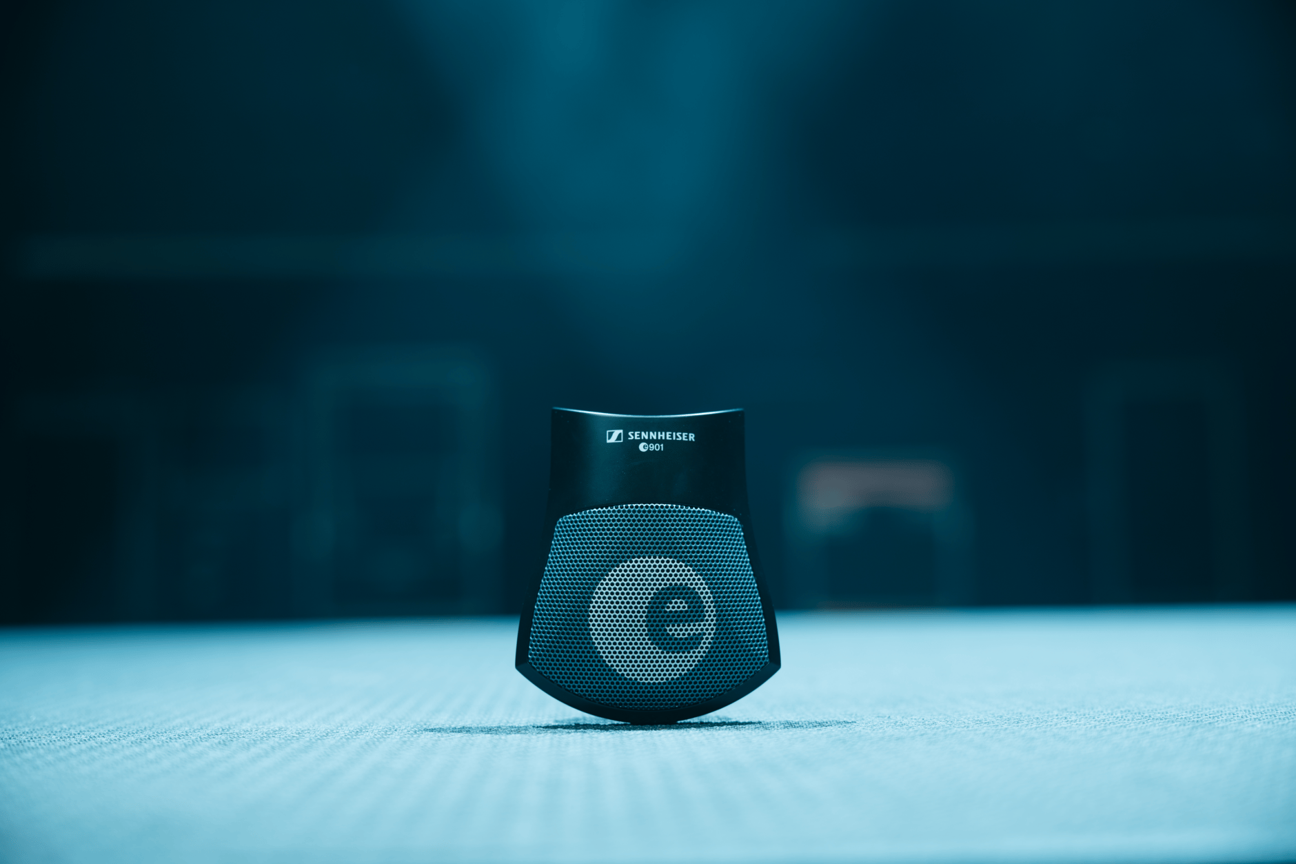 e 901 – Kick Drum Boundary Condenser