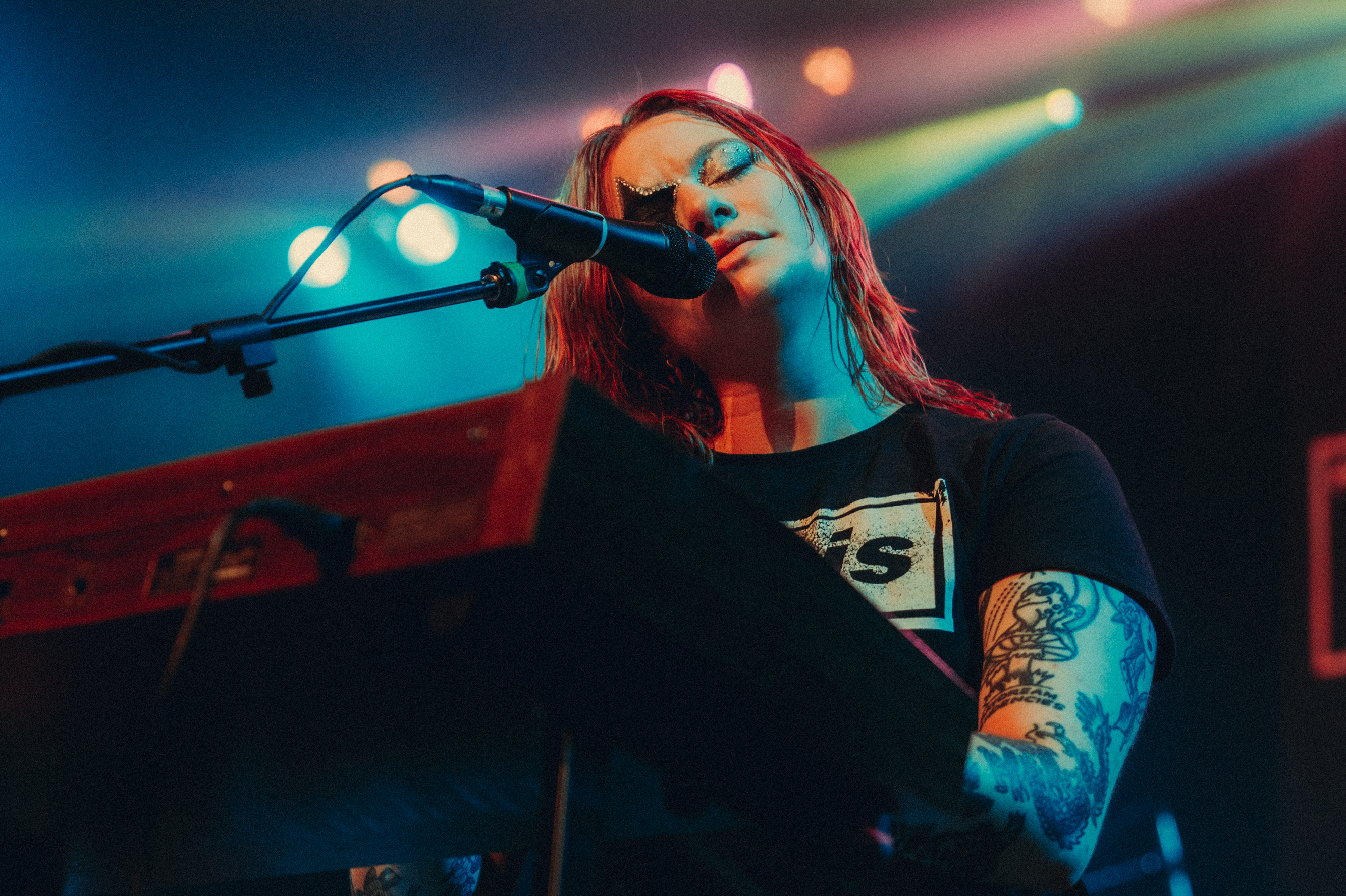 Tigers Jaw performing with the MD 435 photographed by Nicole Busch